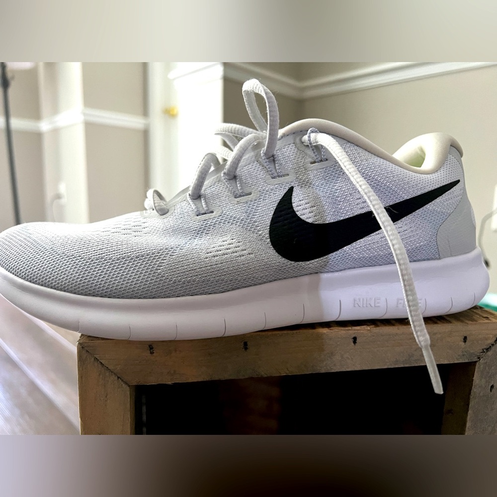 Nike Women’s size 10 Free RN running shoes